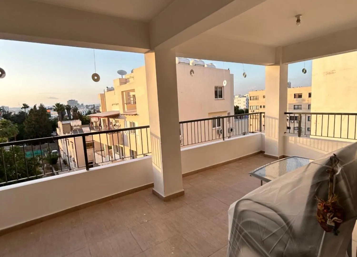 Modern 2Br Appartment Near Finikoudes Beach - Larnaka Cipro